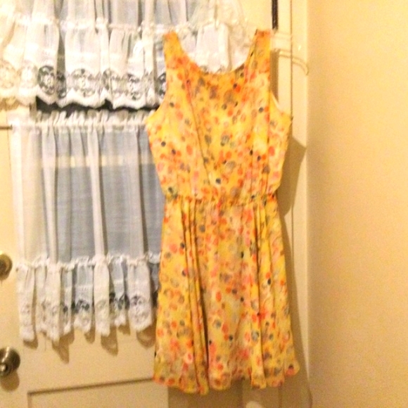 ⭐️ BB Dakota Semi Sheer Pattern Dress “Great For Summer” - Picture 6 of 6